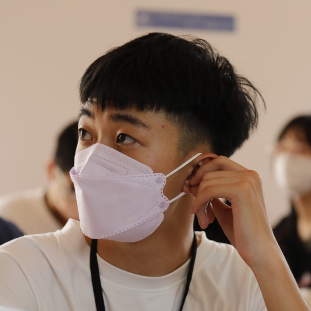 何劻典大頭照